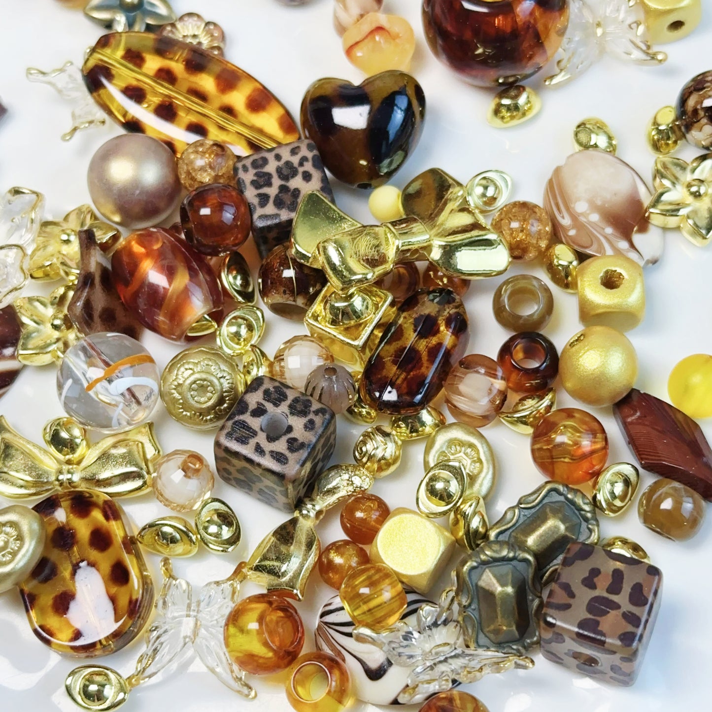 12-06 新作 - 【P0214】金色ヒョウ柄ビーズ