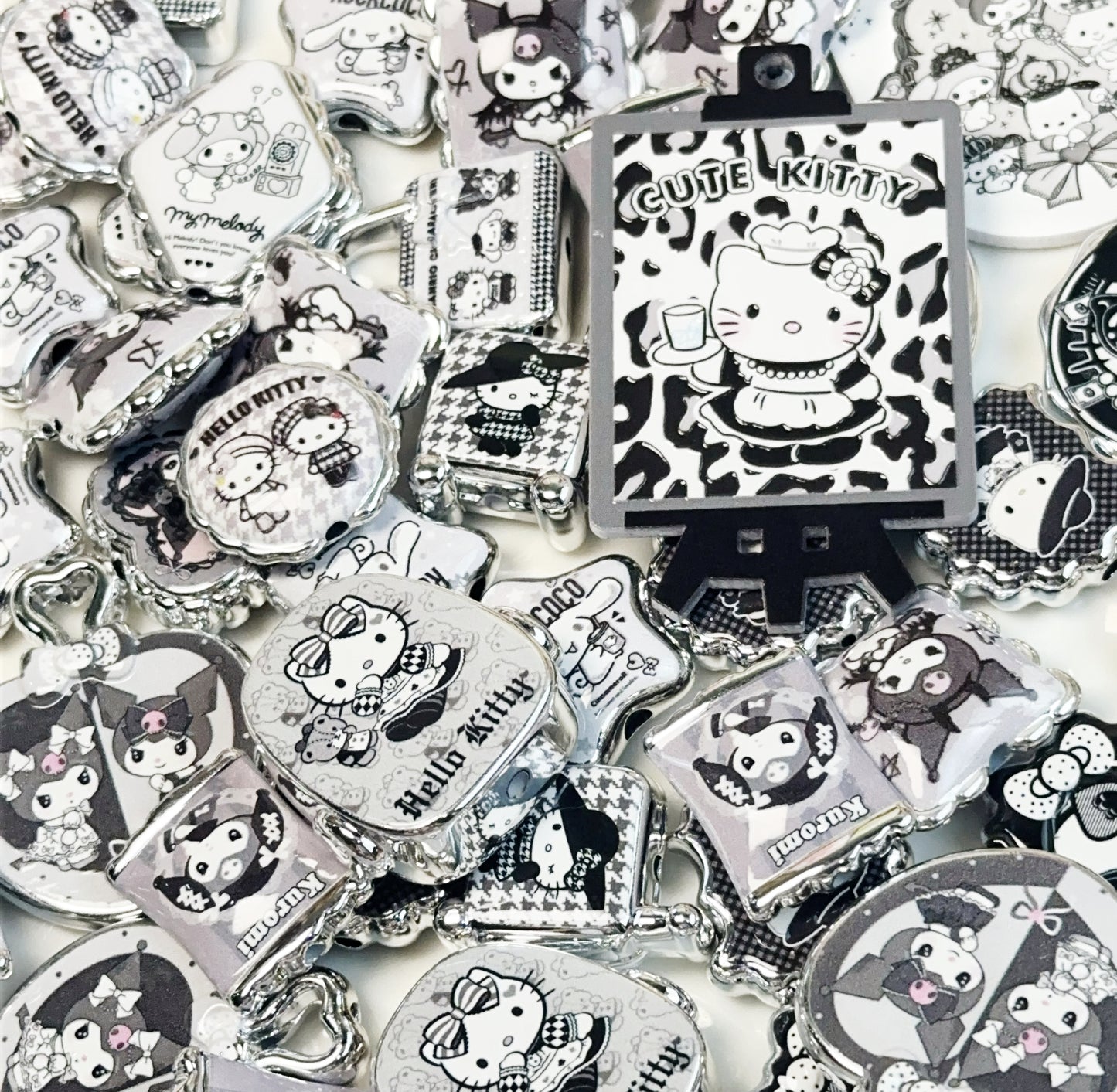 12-12<福袋00300>黒銀色のrio(白猫,kuku,しな)の福袋&多種類&配信中で開封