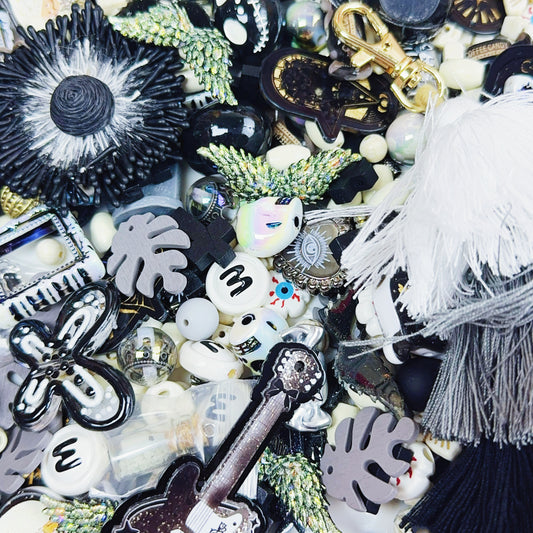 11-07 新作 - 【P0184】白黒クールなビーズ