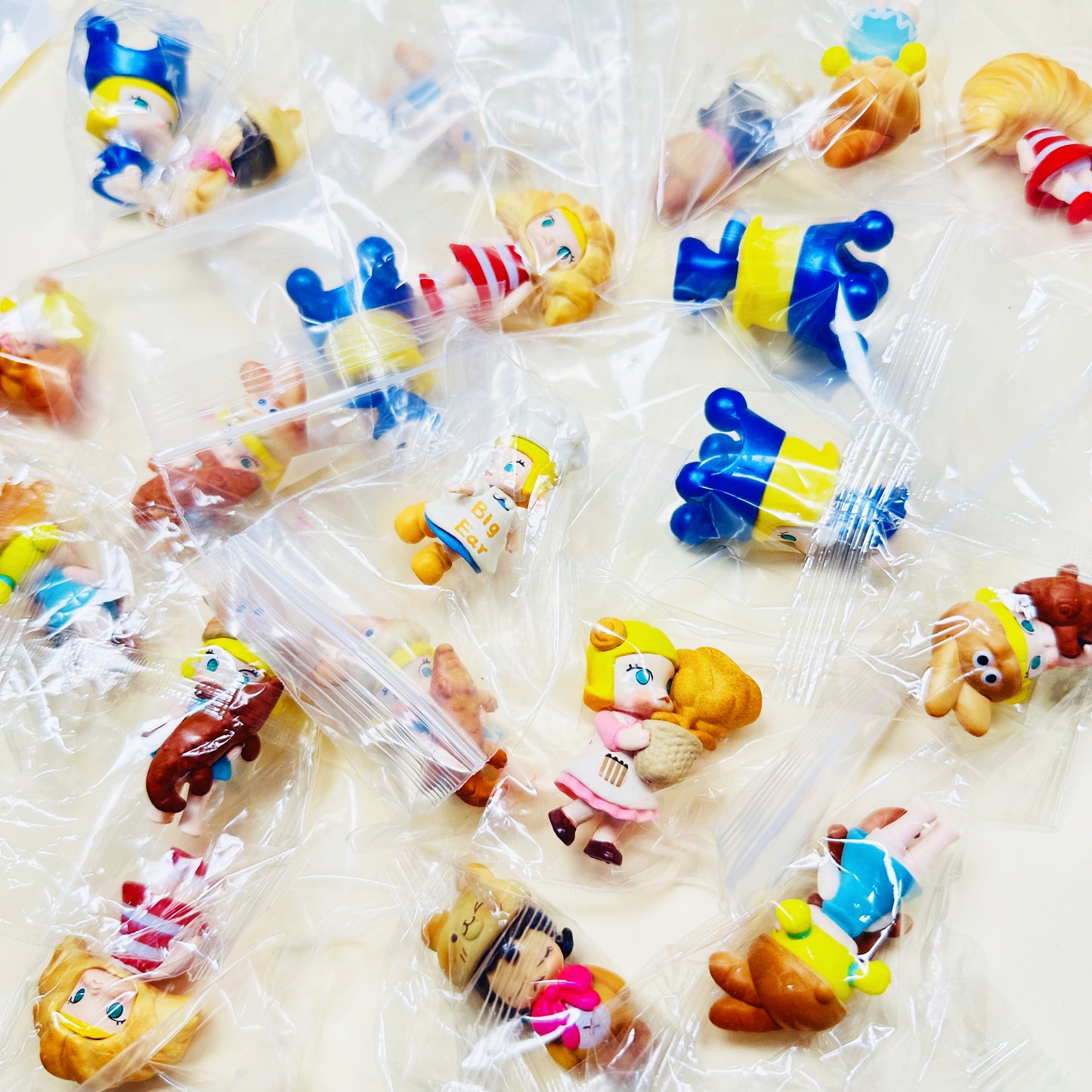 【Molly】フィギュア（開封後の返品・交換はできません）-【ペアペア】