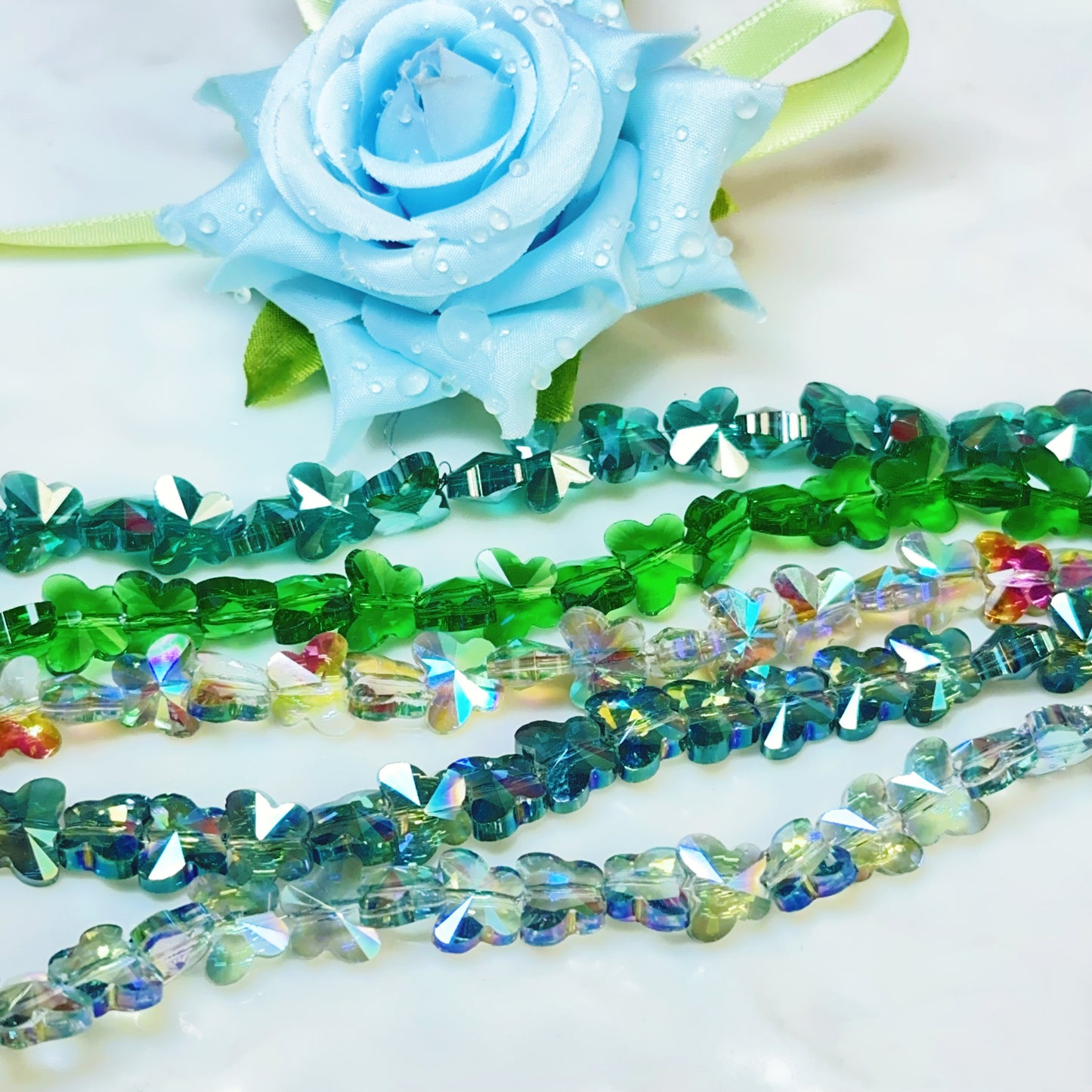 【Live開封】1袋/15個-蝶-濃い色 ガラスビーズ-（8-10mm）17色mix-キラキラ ビーズ